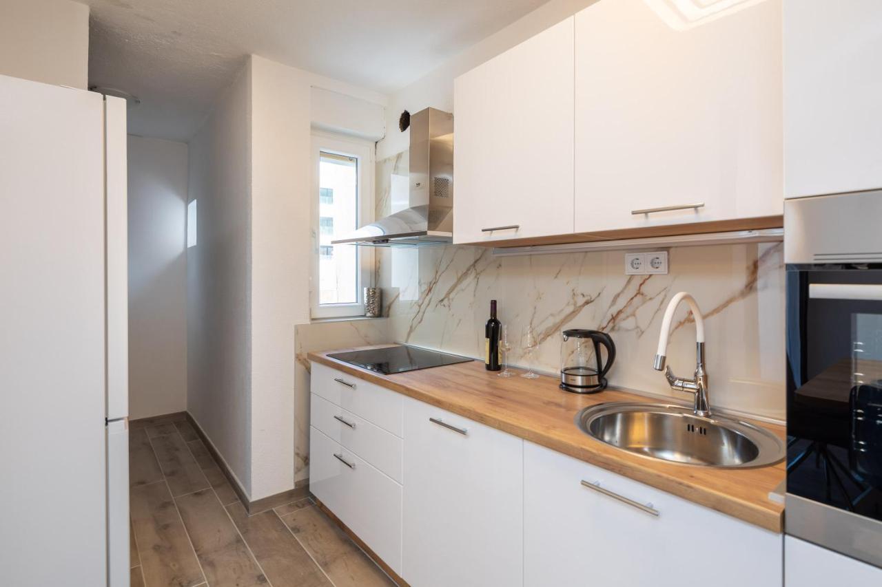 River Park Apartments Omis Exterior photo