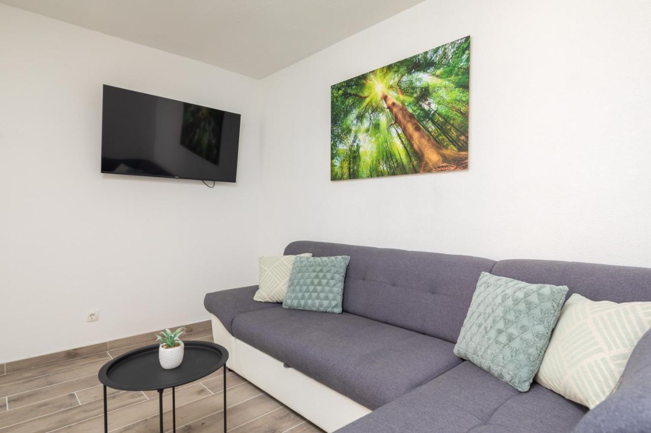 River Park Apartments Omis Exterior photo